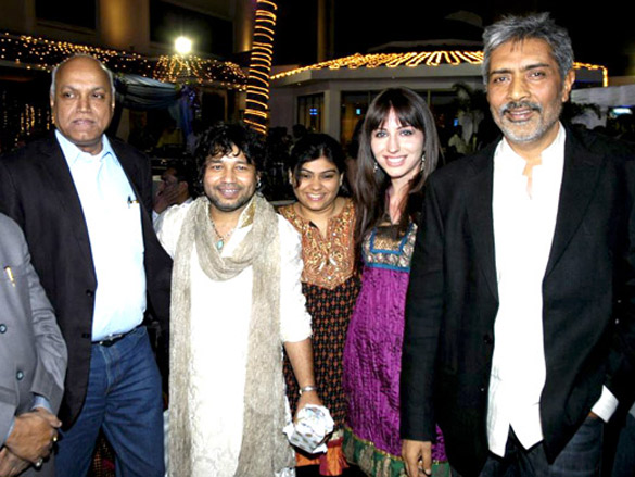 kailash kher celebrates his 1st wedding anniversary and sons 1st birthday 3