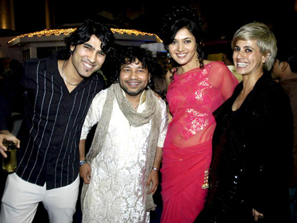 kailash kher celebrates his 1st wedding anniversary and sons 1st birthday 9
