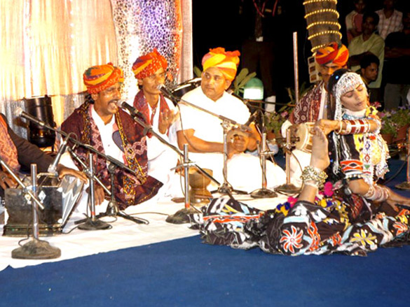 kailash kher celebrates his 1st wedding anniversary and sons 1st birthday 24