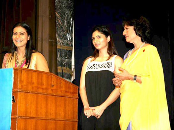 kajol tanuja and tanisha together for dignity donor 2