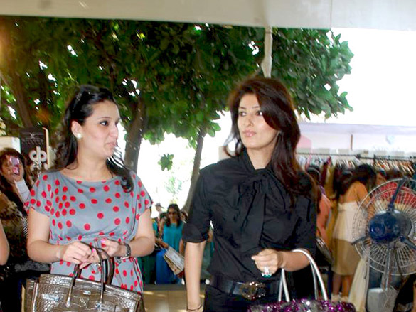 lara twinkle sophie malaika and bobby deol at araish event 29