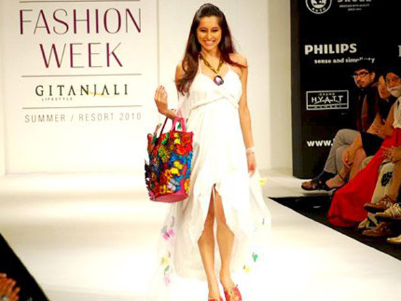 models walk the ramp at group accessory show at lakme fashion week 2010 6