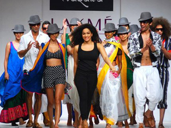 models walk the ramp at masabas show at lakme fashion week 2010 2