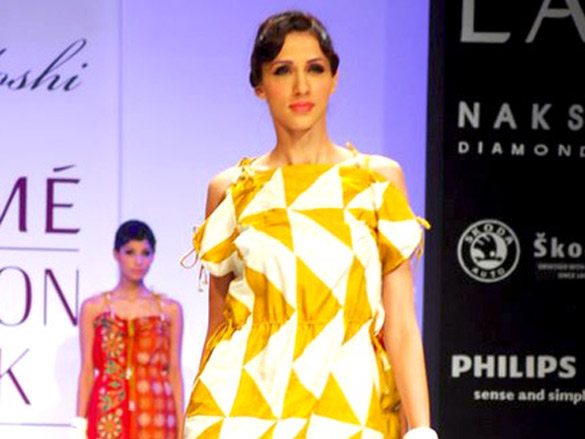 models walk the ramp at purvi doshis show at lakme fashion week 2010 5