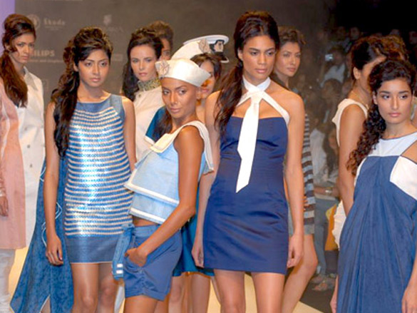 models walk the ramp at rimi nayaks show at lakme fashion week 2010 5