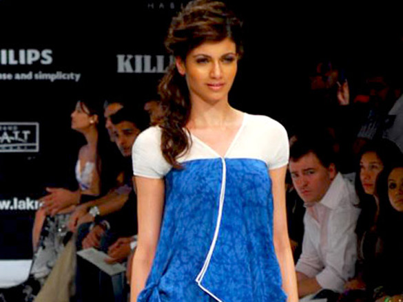 models walk the ramp at rimi nayaks show at lakme fashion week 2010 9