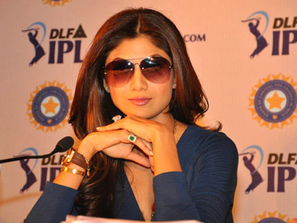 preity and shilpa shetty at ipl players auction 6