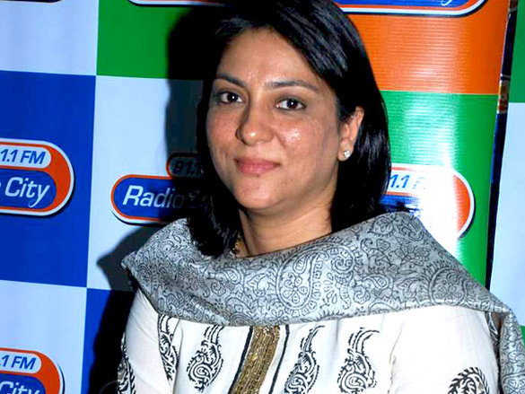 priya dutt at radio city 91 1 fm to campaign for no vehicle day 5