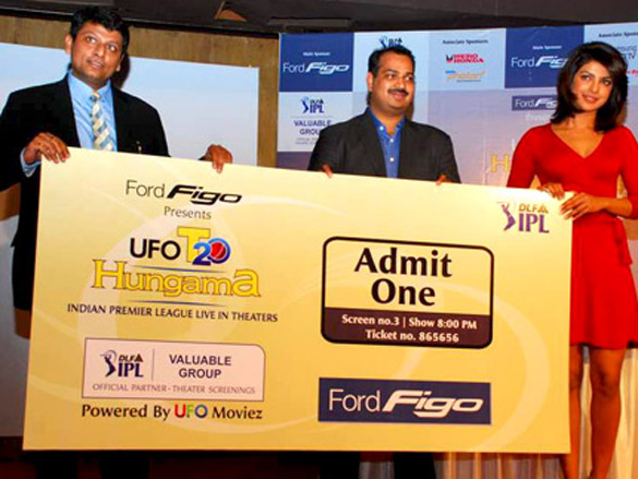priyanka and sachin at ipl screening event 2