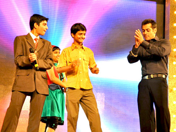 salman khan at cid gallantry awards nite 23