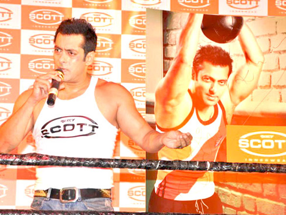salman khan launches dixcy scott innerwear 4