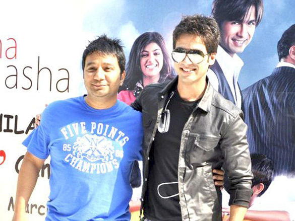 shahid kapoor promotes paathshaala at a charity cricket match 5
