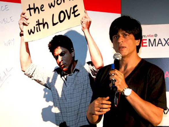 shahrukh khan promotes my name is khan at multiplexes 5
