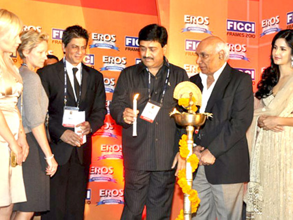 shahrukh katrina kaif and karan johar at ficci frames 2010 inaugural session 4