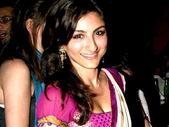 soha and kunal khemu grace airport performance at bonobo 4