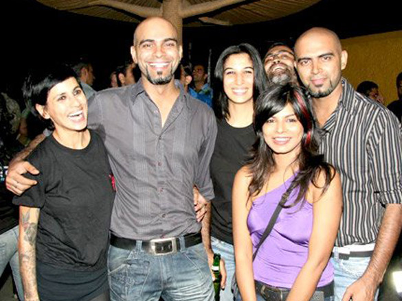 soha and kunal khemu grace airport performance at bonobo 7