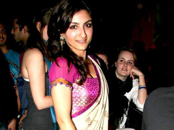 soha and kunal khemu grace airport performance at bonobo 9