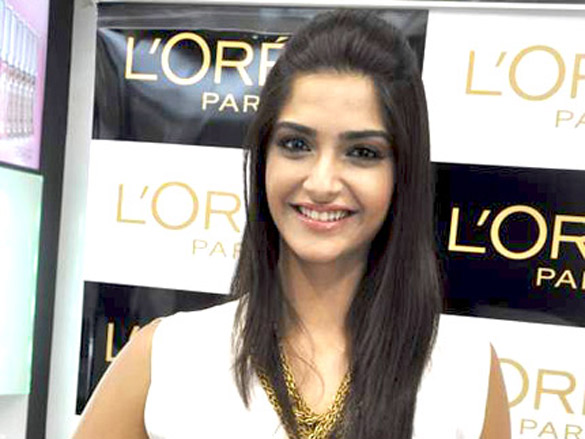sonam kapoor unveils loreal golden girl 4