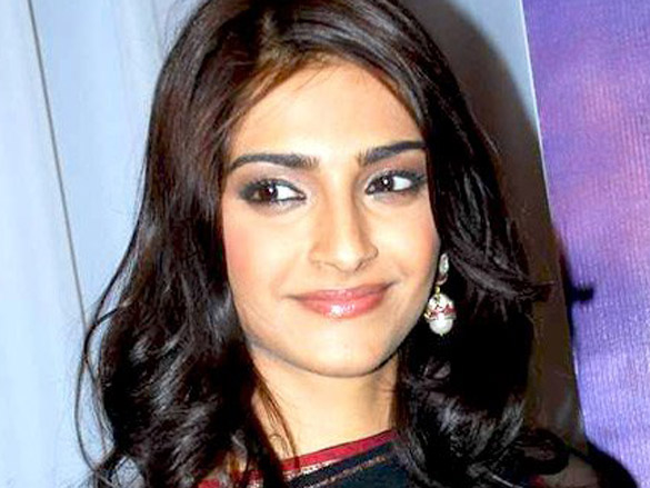 sonam kapoor sridevi at singer raveenas album launch 5