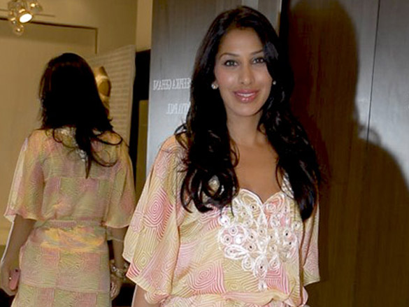 sophie and rageshwari grace deepika gehani store launch 9