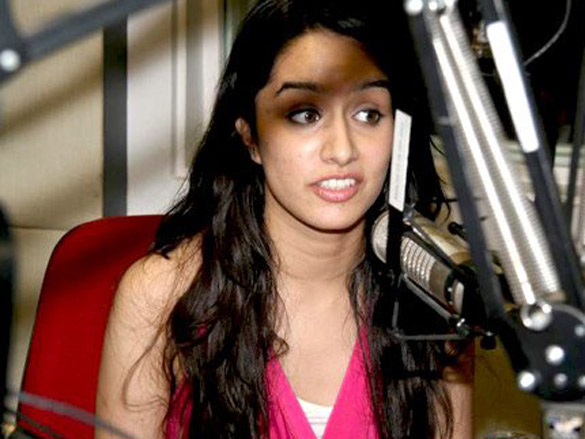 starcast of the film teen patti at big fm studios 5