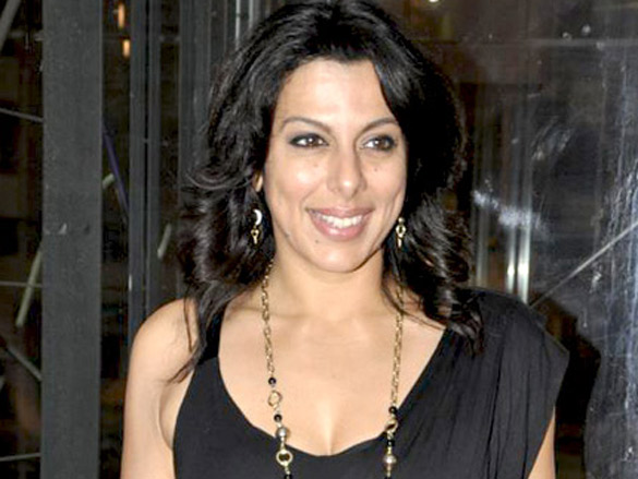 sushmita and lara dutta grace queenie dhodys giantti launch 16