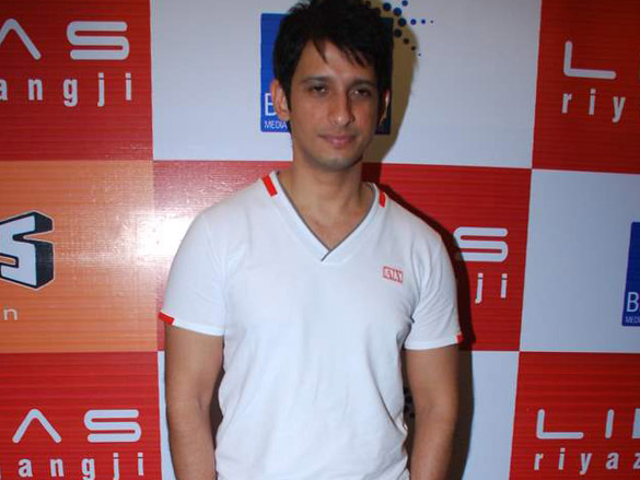 tabu and sharman joshi unveil libas summer collection 8