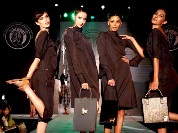 top models at alchemy show of l s raheja technical institute 3