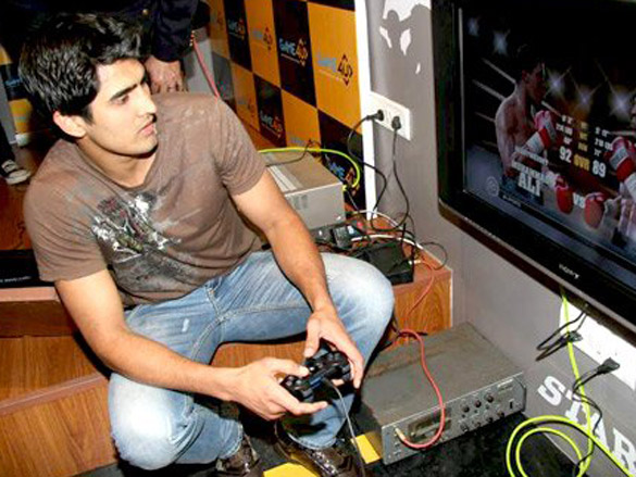 vijender singh at milestones game 4 you new game store launch 2