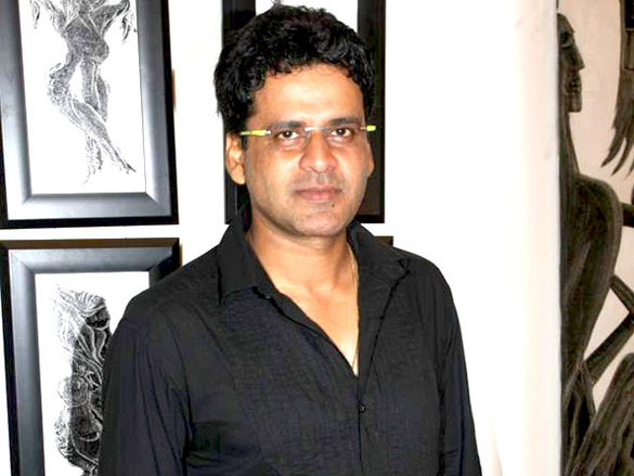 mahima and manoj bajpai grace poet and artist kiran chopras exhibition 7