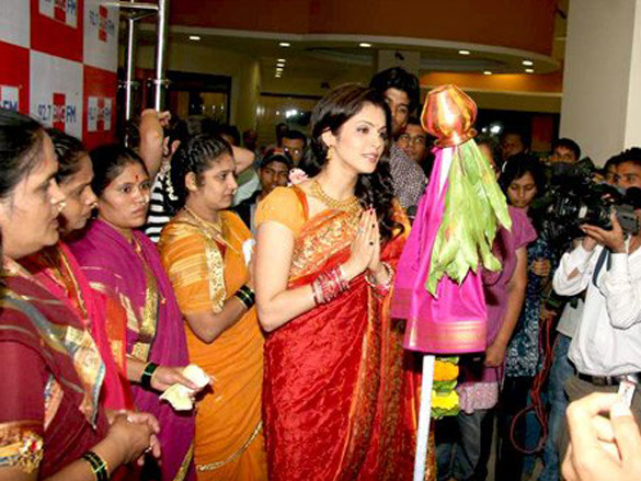 eesha koppikhar celebrates gudipadwa at 92 7 big fm 3
