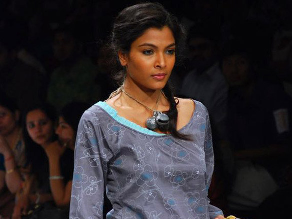 models walk the ramp at paromita banerjees show at lakme fashion week 2010 7