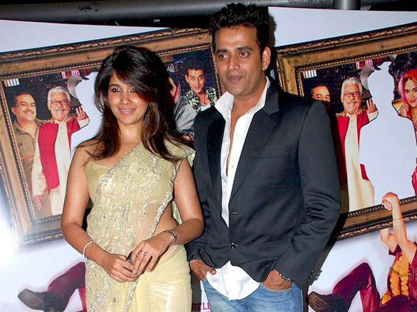 premiere of na ghar ke na ghaat ke 8