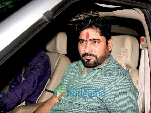 aamir khan celebrates diwali with a card party 8