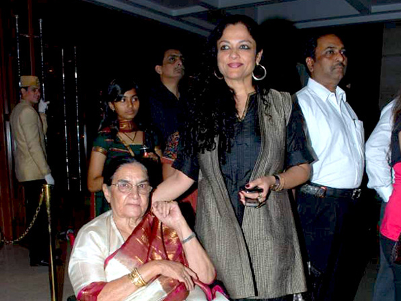 abhishekaishwaryakaransameera at a fashion tribute to kaifi azmi 6
