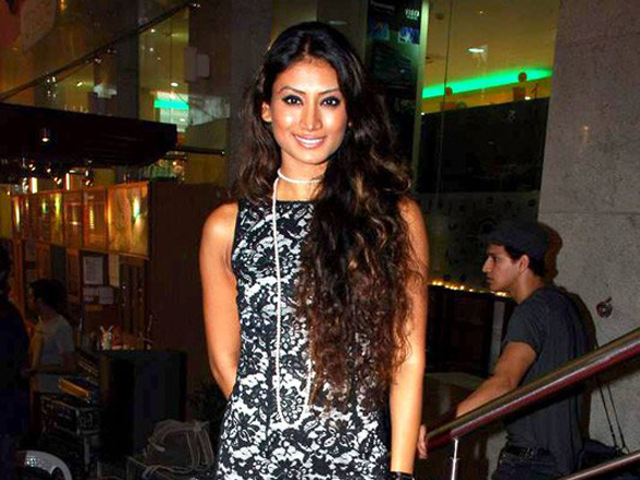 achla sachdev with top models walk the ramp for sobo show 9
