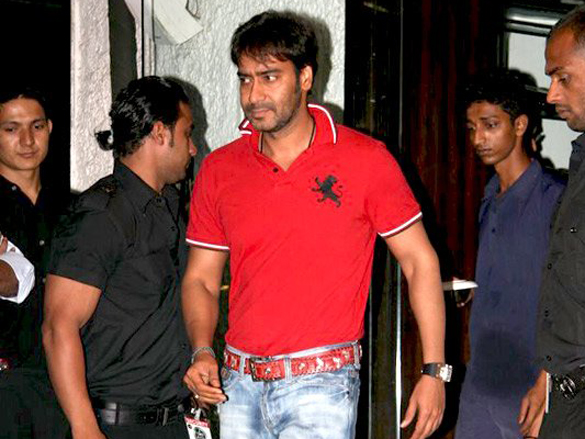ajay devgan and bipasha basu unveil the latest issue of filmfare 9