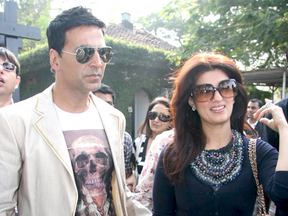 akshay and twinkle at turf club racing finale 7