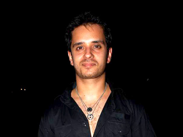 amisha patel at aamir raza hussains play 4