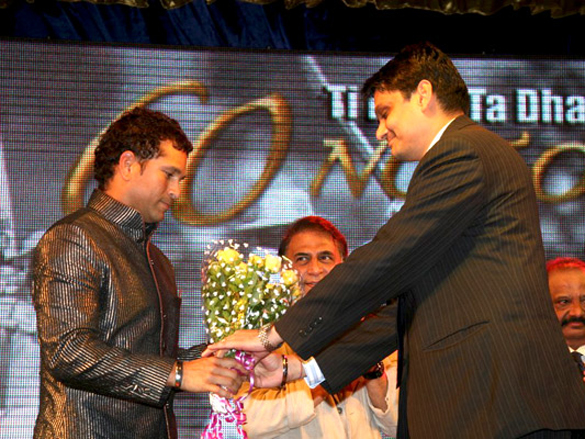 amitabh bachchan at the felicitation of gavaskar and vishwanath 5