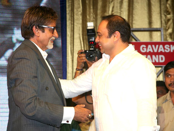 amitabh bachchan at the felicitation of gavaskar and vishwanath 7