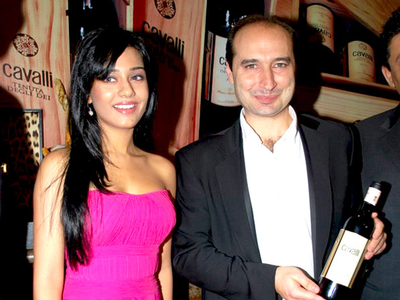 amrita rao unveils roberto cavalli vodka 3