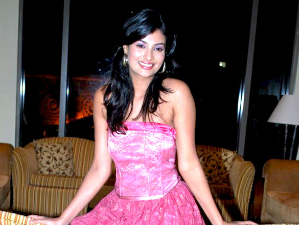 amrita rao unveils roberto cavalli vodka 18
