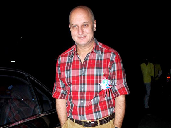 anupam kher and shreya saran at childrens film festival closing ceremony 8