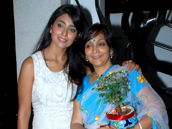 anupam kher and shreya saran at childrens film festival closing ceremony 23