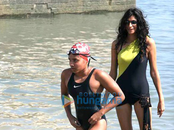anushka at indian navy week open swimming championships 5