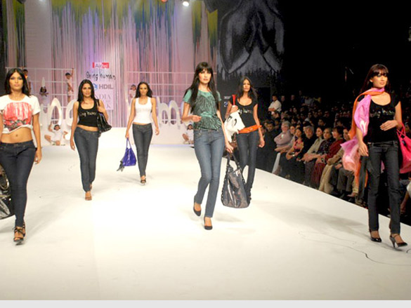 being human show sees salmanaamirsanjayakshay and saif 41
