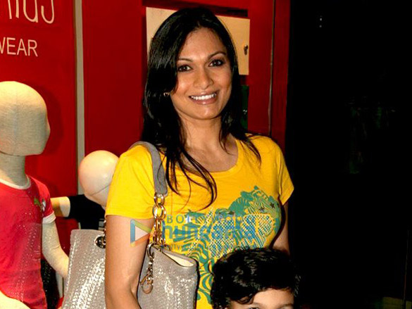 celebs moms grace puma gini jony event 3