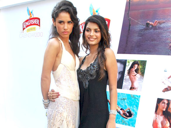 deepika padukone unveils kingfisher calendar 2010 25