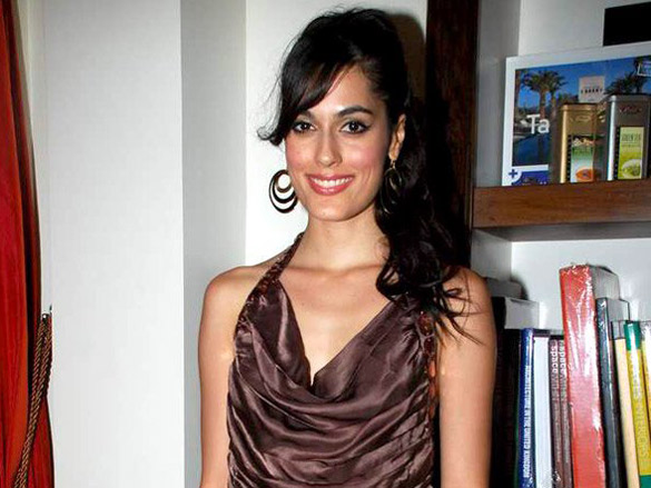 designers and models at the muse store 4